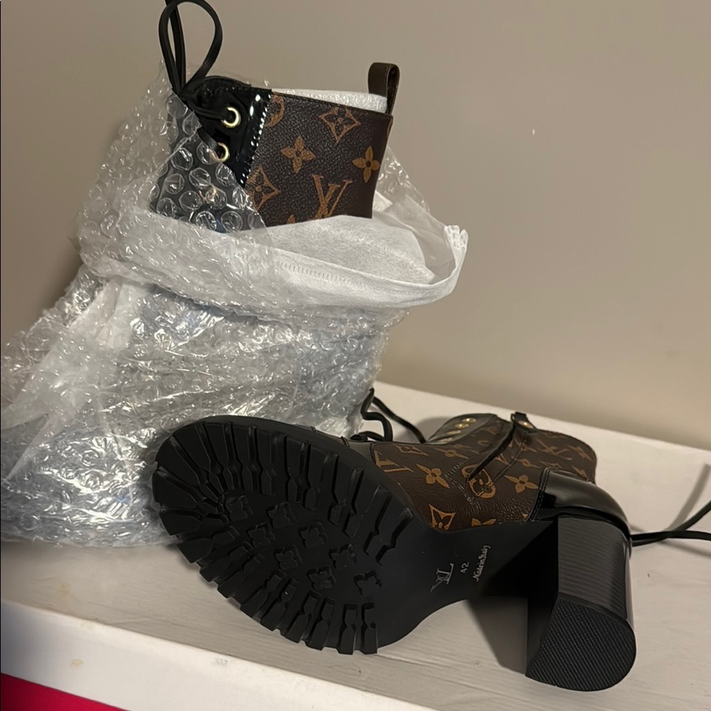Louis Vuitton Black and Brown Heeled Boots with Monogram - Picture 4 of 5